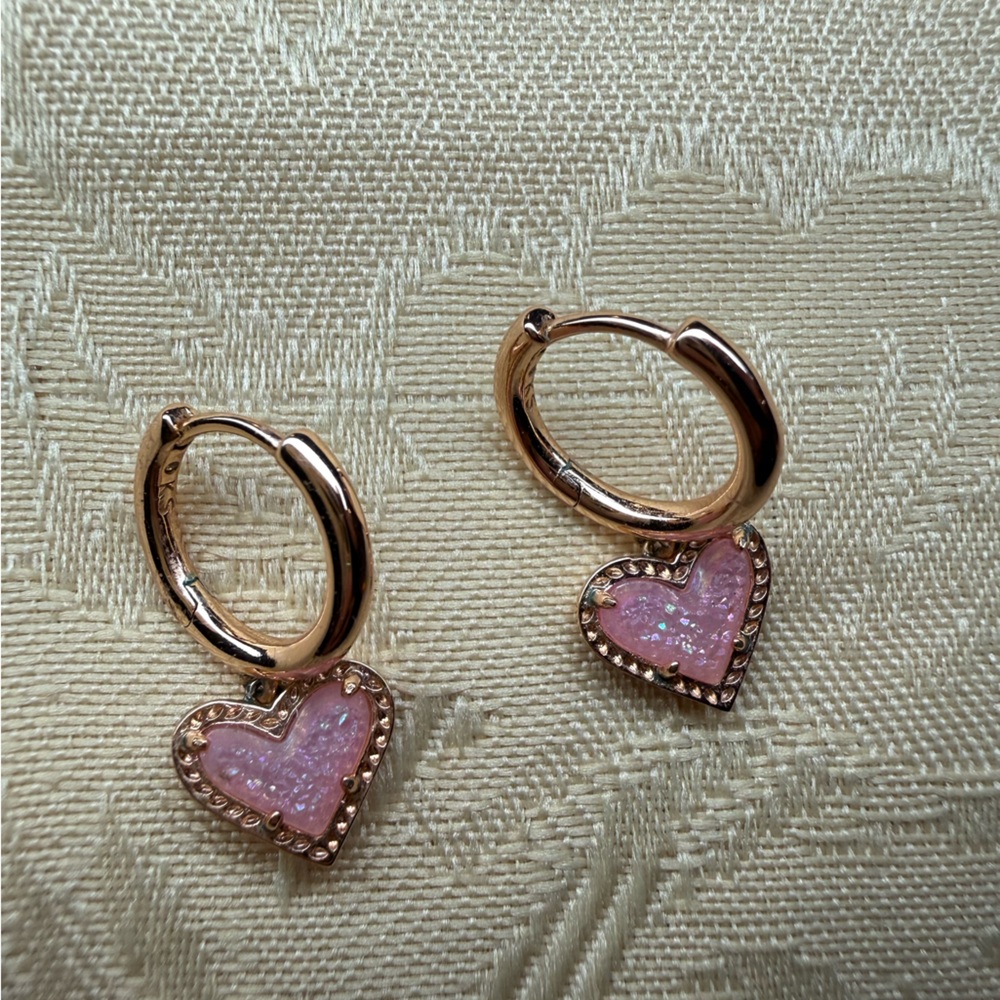 Kendra Scott Ari Heart Earrings